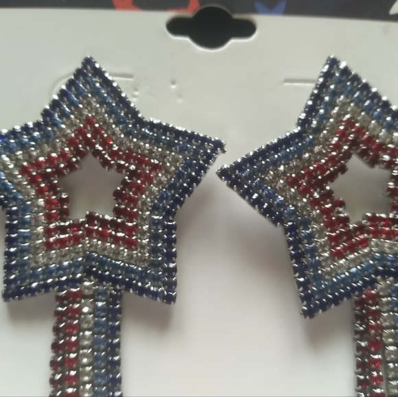 Star Earrings - Picture 4 of 6